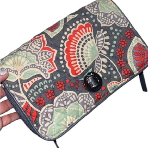 Vera Bradley purse twist lock floral plenty of credit card slots space gray - Picture 1 of 6